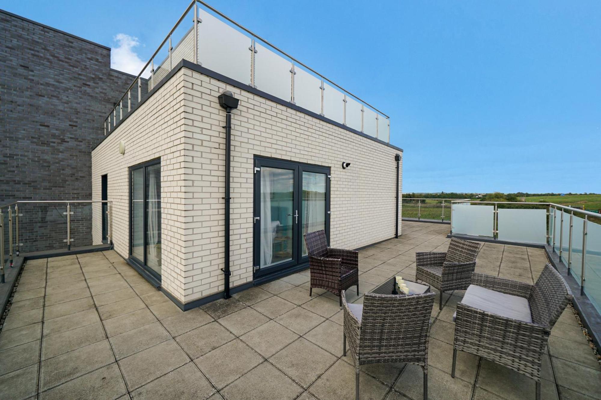 Modern Apartments With Free Parking Near Heathrow Colnbrook Exteriér fotografie