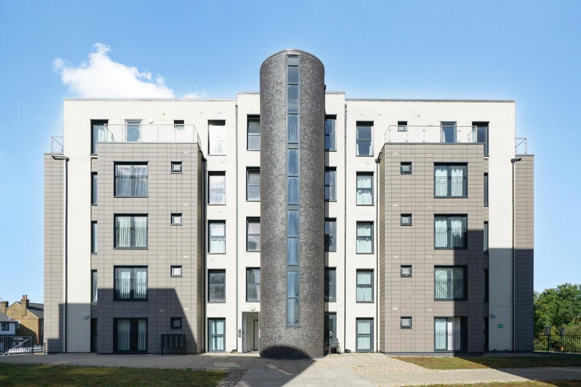 Modern Apartments With Free Parking Near Heathrow Colnbrook Exteriér fotografie